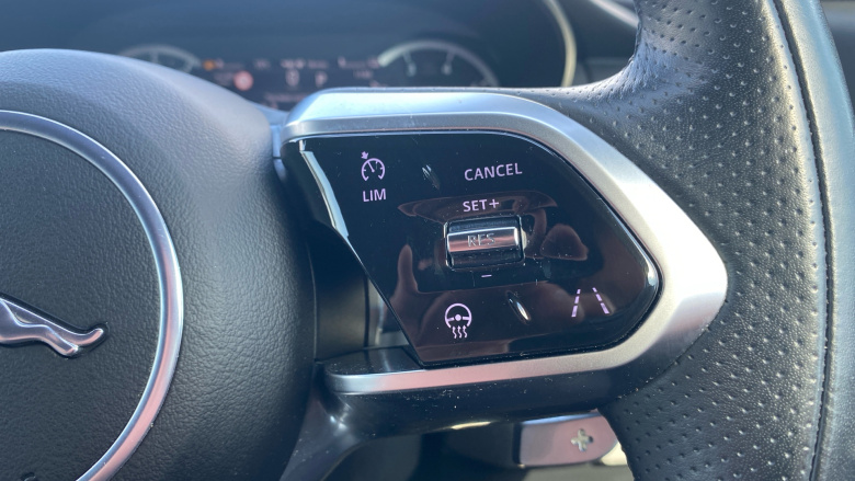 Jaguar E-Pace 1.5 P300e R-Dynamic SE 5dr Auto Estate